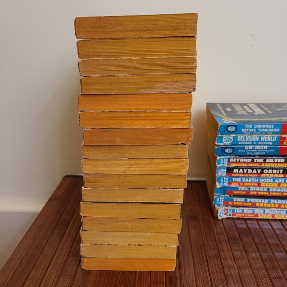 25 Vintage ACE Doublesided Sci Fi Paperbacks - Picture 10 of 14